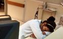 Φωτογράφισαν μία γιατρό να κοιμάται στη βάρδιά της. Δεν περίμεναν όμως ΑΥΤΟ που θα ακολουθούσε! - Φωτογραφία 11
