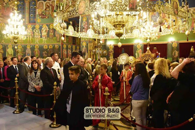 Με λαμπρότητα το Ναύπλιο τιμά τους Αγιους Κωνσταντίνο και Ελένη [video] - Φωτογραφία 2