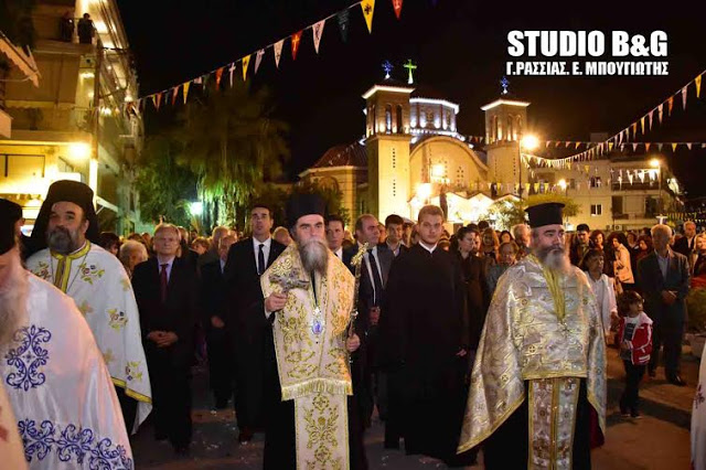 Με λαμπρότητα το Ναύπλιο τιμά τους Αγιους Κωνσταντίνο και Ελένη [video] - Φωτογραφία 3
