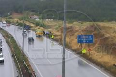 Απεγκλωβίστηκε ο οδηγός του ΙΧ που ανατράπηκε στην Περιφερειακή οδό της Θεσσαλονίκης