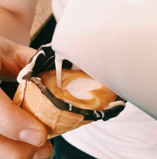 Ο καφές σε χωνάκι σοκολάτας που έχει ξετρελάνει το Instagram! [photos] - Φωτογραφία 6