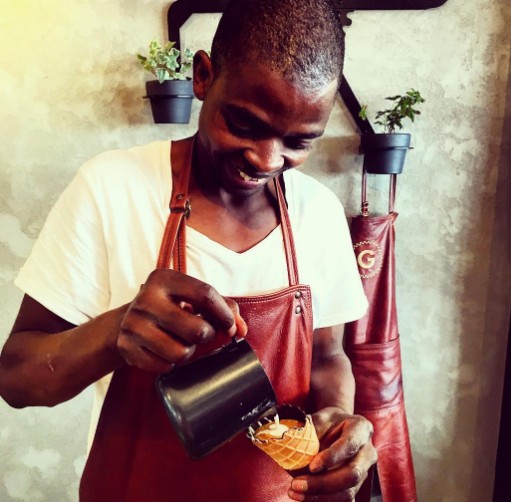 Ο καφές σε χωνάκι σοκολάτας που έχει ξετρελάνει το Instagram! [photos] - Φωτογραφία 7