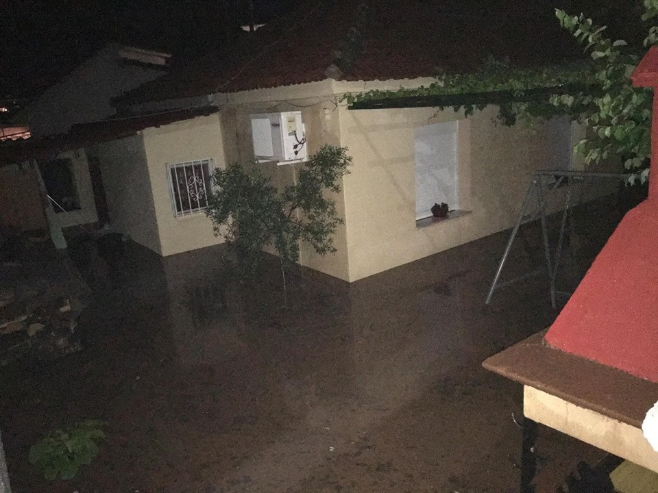 Θεομηνία στη Θεσσαλία: Πλημμύρισαν σπίτια, αγνοείται βοσκός - Φωτογραφία 2