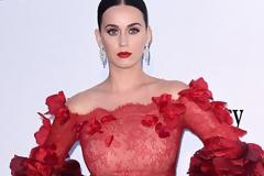 Η εκθαμβωτική εμφάνιση της Katy Perry με haute couture δημιουργία!