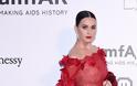 Η εκθαμβωτική εμφάνιση της Katy Perry με haute couture δημιουργία! - Φωτογραφία 6