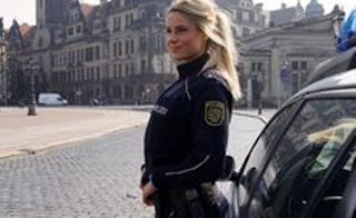 Αυτή είναι η 31χρονη αστυνομικός που τα «παίζουν» μαζί της 271.000 Followers! [photos] - Φωτογραφία 1