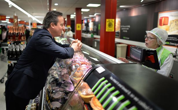 Ο Κάμερον πήγε στο supermarket για το Brexit και... τον έκραξαν! [photo] - Φωτογραφία 2