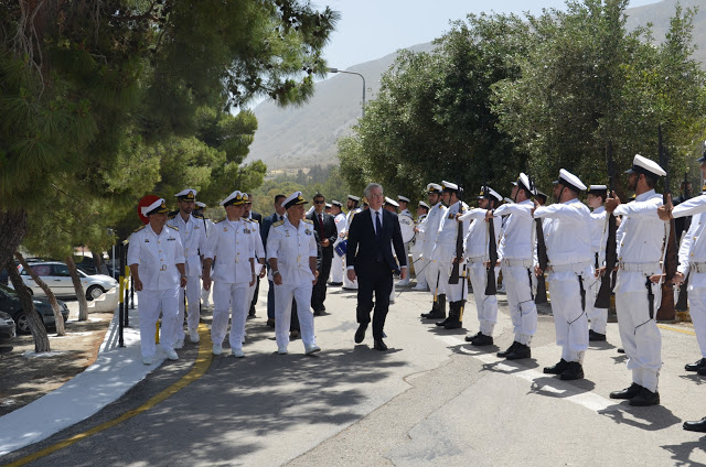 Επίσκεψη Υπουργού Άμυνας Ηνωμένου Βασιλείου στο Ναύσταθμο Κρήτης - Φωτογραφία 2