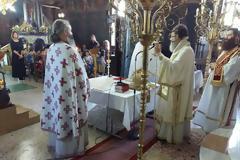Θεία Λειτουργία για τους μαθητές και προσφορά φαρμάκων στους πρόσφυγες της Ριτσώνας