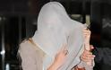 Gwyneth Paltrow: Τι συμβαίνει και κρύβει το πρόσωπο της;
