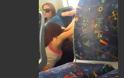 Απίστευτο! Δυο κοπέλες έκαναν στοματικό μέσα σε λεωφορείο [photos] - Φωτογραφία 2