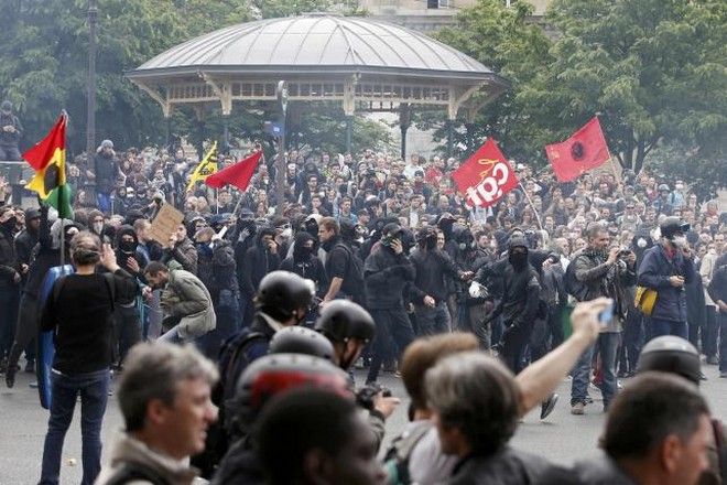 'Φλέγεται' η Γαλλία: Νέα επεισόδια και απειλές για το Euro2016 - Φωτογραφία 5