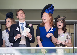 Νέο ΣΚΑΝΔΑΛΟ στη Βασιλική Οικογένεια. Κυκλοφόρησε φωτογραφία της Fergie που την δείχνει να... [photo] - Φωτογραφία 1