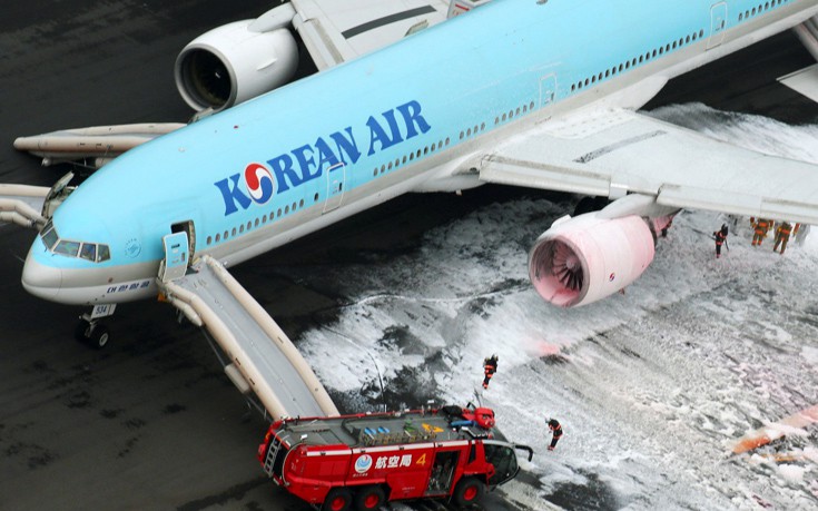 Εκκενώθηκε αεροσκάφος στο Τόκιο λόγω καπνού στον κινητήρα (φωτο) - Φωτογραφία 2