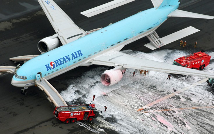 Εκκενώθηκε αεροσκάφος στο Τόκιο λόγω καπνού στον κινητήρα (φωτο) - Φωτογραφία 5