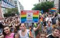 ΚΙ ΟΜΩΣ: Διαμαρτυρία ΚΑΤΑ του Πούτιν στο Σύνταγμα για τις διακρίσεις εις βάρος των... γκέι