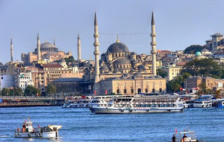 «Γκρεμίζεται» ο τουρισμός στην Τουρκία: Πτώση 28% στις αφίξεις - Φωτογραφία 1