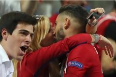 Champions League: To παθιασμένο φιλί του Καράσκο στη γυναίκα του (VIDEO, ΦΩΤΟ)