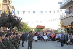 Πλήθος πιστών υποδέχθηκαν τα Ιερά Λείψανα του Πολιούχου Αγίου Βησσαρίωνα στα Τρίκαλα [video]
