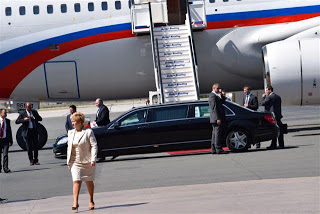 Δήλωση της ΥΜΑΘ για τη συνάντησή της με τον Πρόεδρο της Ρωσίας στο Αεροδρόμιο Μακεδονία - Φωτογραφία 1