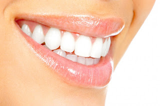 Αυτές είναι οι τροφές που κιτρινίζουν τα δόντια σας. Τι πρέπει να κάνετε; - Φωτογραφία 1