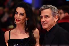 Μετά τον Πάπα, η Amal και ο George Clooney πήγαν για... [photos]