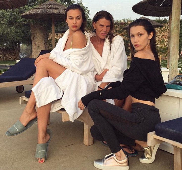 Οι βουτιές της Bella Hadid στην Ιταλία - Φωτογραφία 3