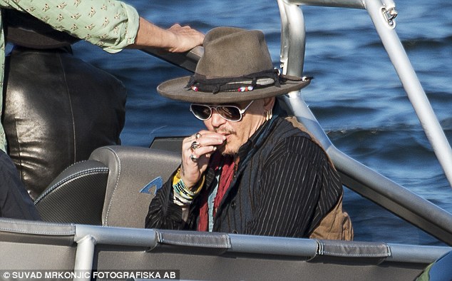 Που έχει κρυφτεί ο Johny Depp μετά το διαζύγιο; [photos] - Φωτογραφία 3