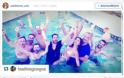Ελευθερία Ελευθερίου: Με σέξι λευκό brazilian κι ανάμεσα σε 8 άνδρες μέσα στην πισίνα (ΦΩΤΟ) - Φωτογραφία 2