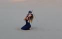Η βιολίστρια που «προκάλεσε» αμμοθύελλα στην Σαχάρα της Λήμνου... [photo+video] - Φωτογραφία 3