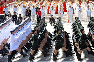 Παρέλαση προσφέρει εντυπωσιακό θέαμα στην Κίνα! [video] - Φωτογραφία 1