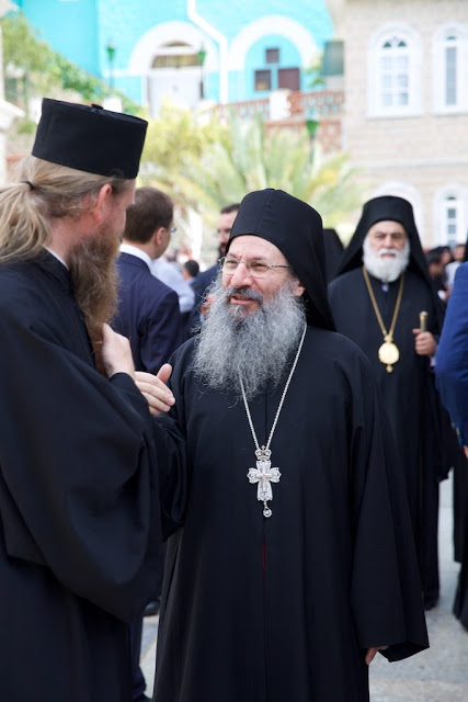 8490 - Φωτογραφίες από την Πατριαρχική Θεία Λειτουργία, που τελέστηκε στην Ιερά Μονή Αγίου Παντελεήμονος, με συλλειτουργούς πέντε Ηγουμένους Αγιορειτικών Μονών - Φωτογραφία 32