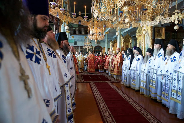 8490 - Φωτογραφίες από την Πατριαρχική Θεία Λειτουργία, που τελέστηκε στην Ιερά Μονή Αγίου Παντελεήμονος, με συλλειτουργούς πέντε Ηγουμένους Αγιορειτικών Μονών - Φωτογραφία 8