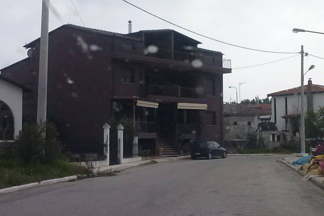 ΑΘΑΝΑΤΗ ΕΛΛΑΔΑ - 40 εξωφρενικές αυθαίρετες κατασκευές που βρίσκονται φυσικά στην Ελλάδα [photos] - Φωτογραφία 17