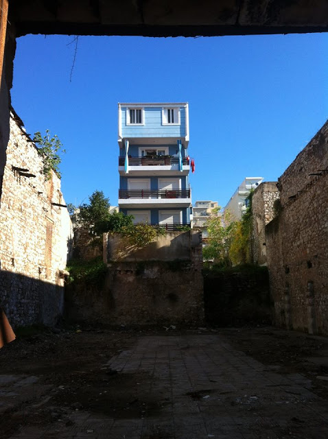 ΑΘΑΝΑΤΗ ΕΛΛΑΔΑ - 40 εξωφρενικές αυθαίρετες κατασκευές που βρίσκονται φυσικά στην Ελλάδα [photos] - Φωτογραφία 39