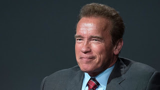 ΤΡΟΜΟΣ για τον Αrnold Schwarzenegger! Πήγε για σαφάρι και του επιτέθηκε ένας... [video] - Φωτογραφία 1