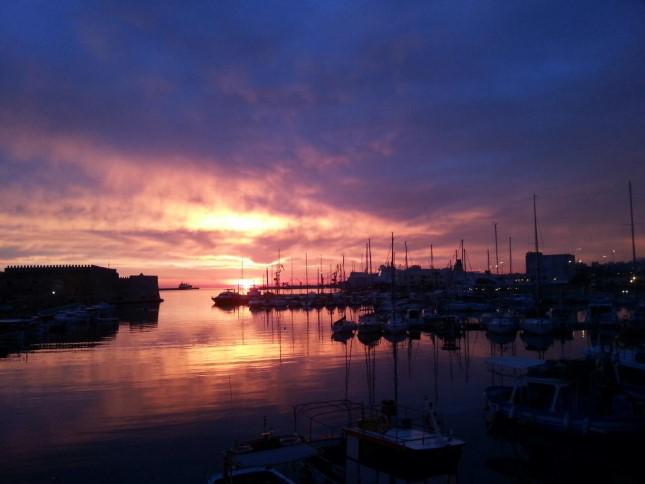 Όταν ο ήλιος «ξυπνά» τον Κούλε – Εκπληκτικές φωτογραφίες στο ενετικό φρούριο - Φωτογραφία 3