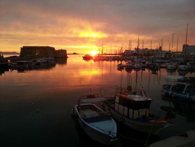 Όταν ο ήλιος «ξυπνά» τον Κούλε – Εκπληκτικές φωτογραφίες στο ενετικό φρούριο - Φωτογραφία 8