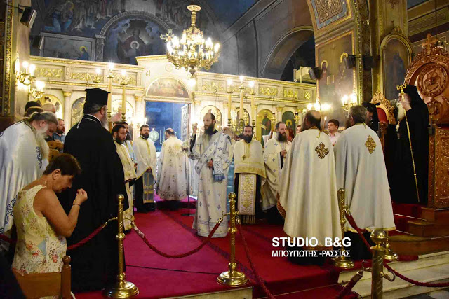 8509 - Το Ναύπλιο υποδέχθηκε την Τιμία Χείρα της Αγίας Μαρίας της Μαγδαληνής, από την Σιμωνόπετρα - Φωτογραφία 9