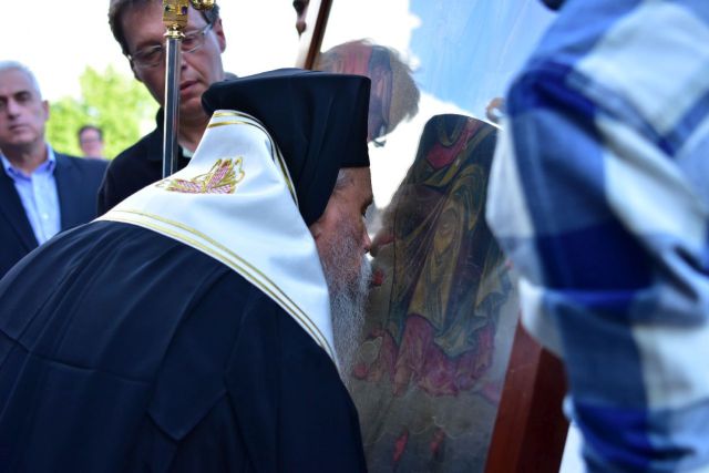 Με μεγαλοπρέπεια στη Λάρισα μετά από 110 χρόνια η Ιερή Εικόνα της Παναγίας Τριάδος από το Καβακλί - Φωτογραφία 3