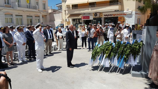 Αποκαλυπτήρια από τον ΑΝΥΕΘΑ Δημήτρη Βίτσα και τον ΥΠΑΜ της Κύπρου Χριστόφορο Φωκαΐδη του μνημείου του Ευάγγελου Λουκά στη Σαλαμίνα - Φωτογραφία 10