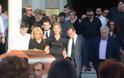 ΑΝΑΤΡΙΧΙΑΑΣΤΙΚΕΣ εικόνες από την κηδεία της Νίκης Νικολοπούλου - ΤΡΑΓΙΚΕΣ φιγούρες οι γονείς της... [photos] - Φωτογραφία 15
