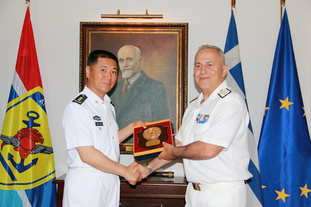 Επίσκεψη Αντιπροσωπείας Πολεμικού Ναυτικού Κίνας στο ΓΕΕΘΑ - Φωτογραφία 1