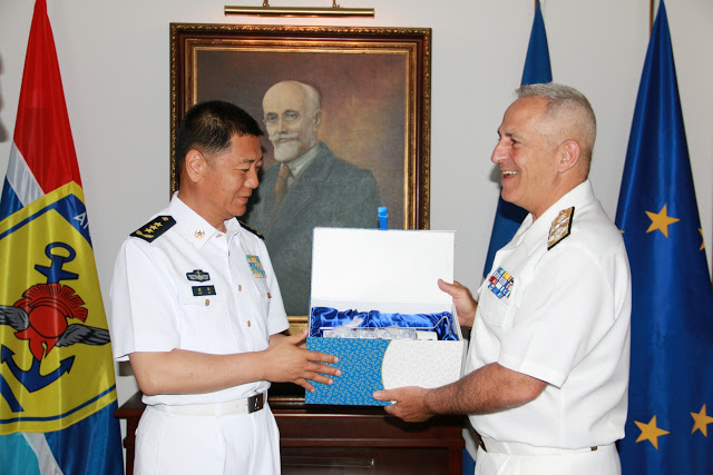 Επίσκεψη Αντιπροσωπείας Πολεμικού Ναυτικού Κίνας στο ΓΕΕΘΑ - Φωτογραφία 6