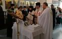 Ο Μητροπολίτης ευλόγησε τις ποδιές των ιατρών στο λείψανο του Αγίου Λουκά του ιατρού, αρχιεπισκόπου Συμφερουπόλεως της Κριμαίας. [photos]