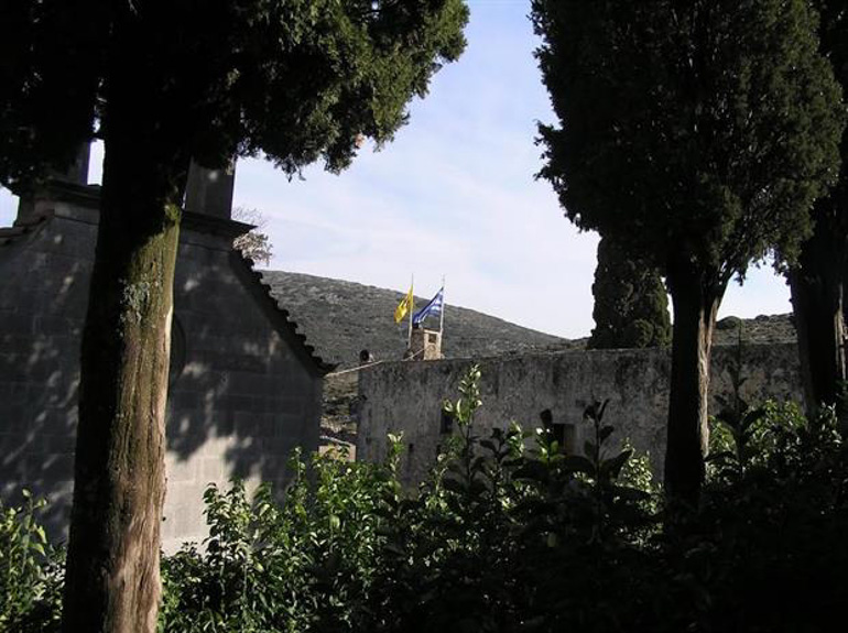 Μονή Αρετίου: Εδώ βρίσκεται ο μοναδικός Ναός του Αγίου Λαζάρου στην Κρήτη - Φωτογραφία 3