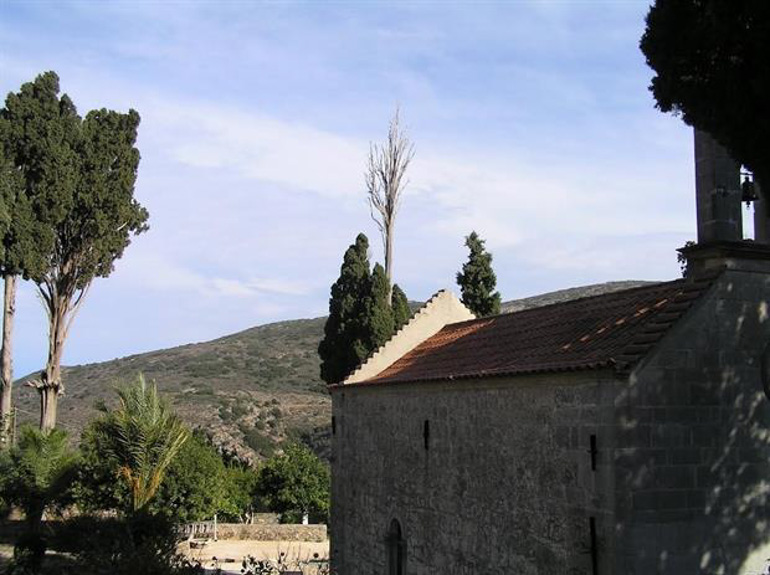 Μονή Αρετίου: Εδώ βρίσκεται ο μοναδικός Ναός του Αγίου Λαζάρου στην Κρήτη - Φωτογραφία 5