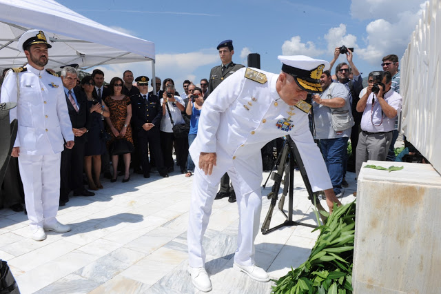 Παρουσία Αρχηγού ΓΕΕΘΑ σε Εκδηλώσεις Μνήμης στο Δίστομο - Φωτογραφία 9