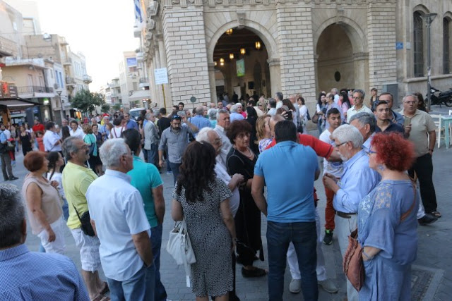 Αντιεξουσιαστές …. ματαίωσαν την πολιτική εκδήλωση Κατρούγκαλου [photos] - Φωτογραφία 2