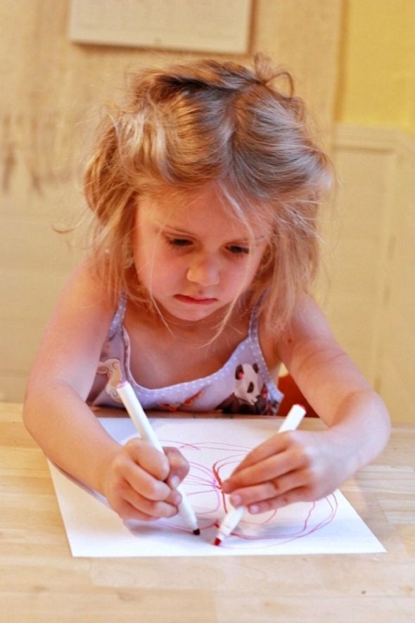 Πώς θα βοηθήσετε το παιδί να ακονίσει το μυαλό του… ζωγραφίζοντας! [video] - Φωτογραφία 2